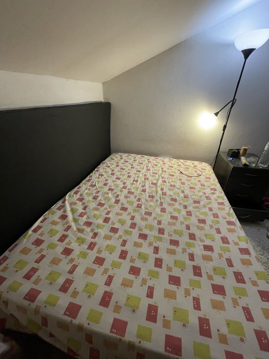 Cama de casal sem cabeceira