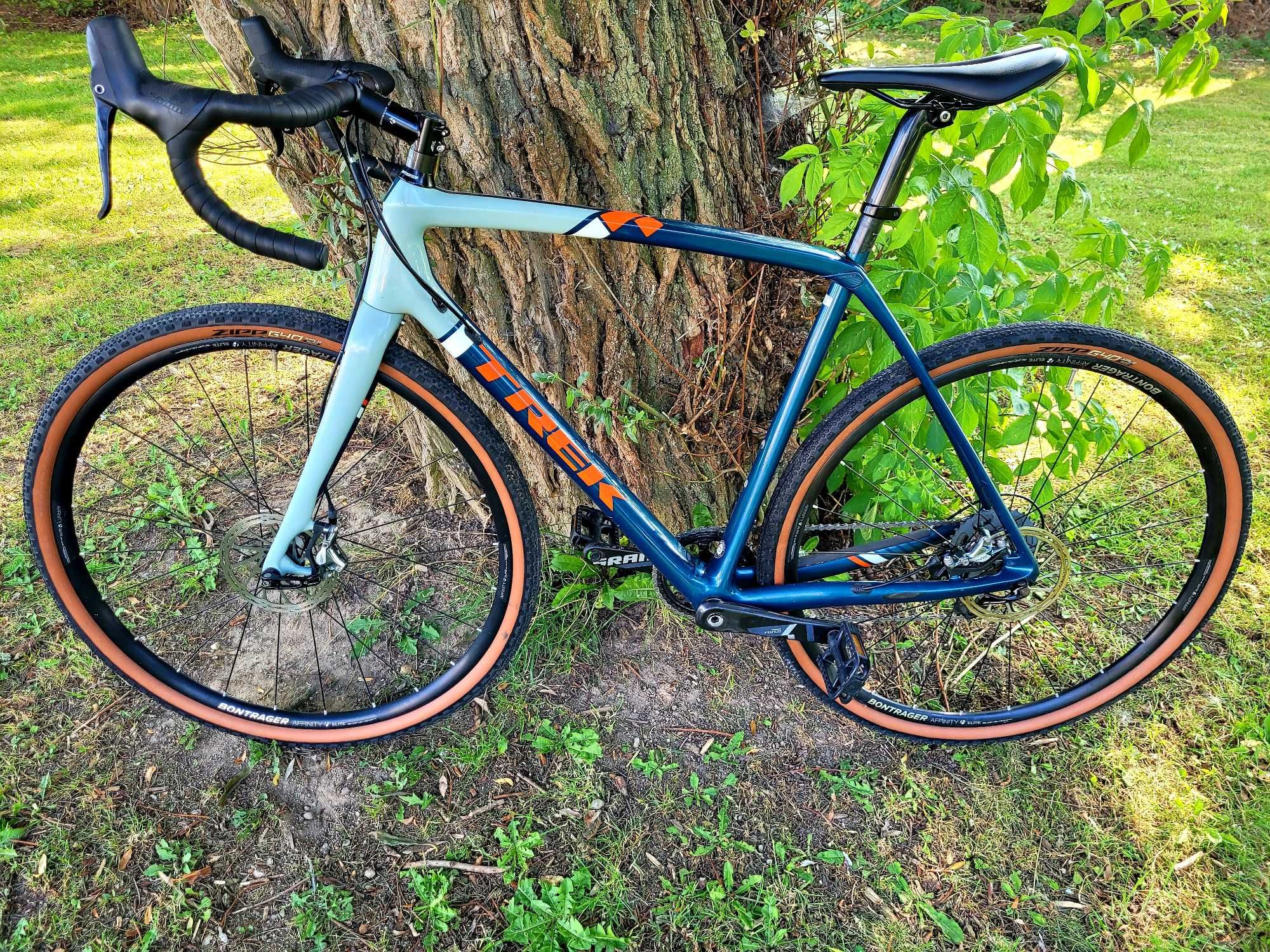 Rower Gravel Trek Boone 7 Disc ( Checkpoint ), b.lekki 8.1kg, karbon!