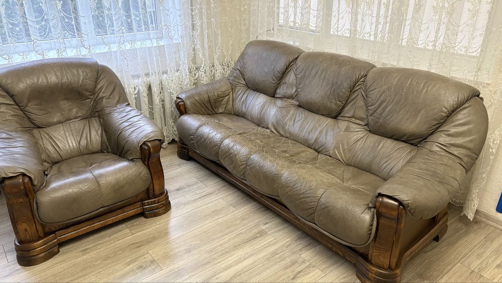 Вінтажні італійські шкіряні меблі