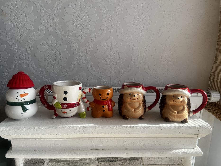 Zestaw kubkow ceramicznych  swiatecznych zimowych