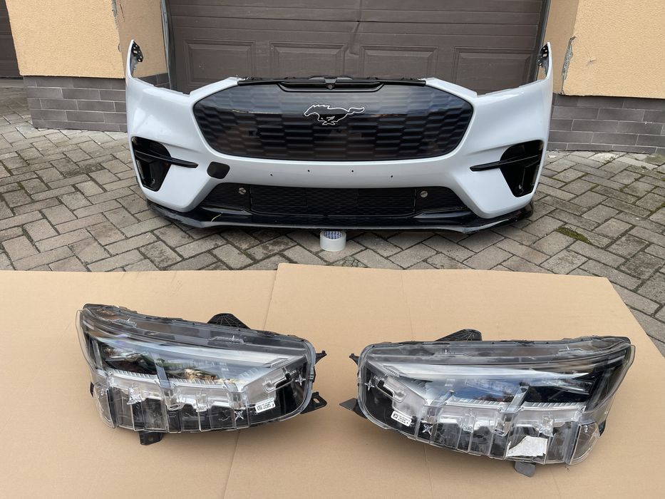 Ford Mustang Mach E GT фари
