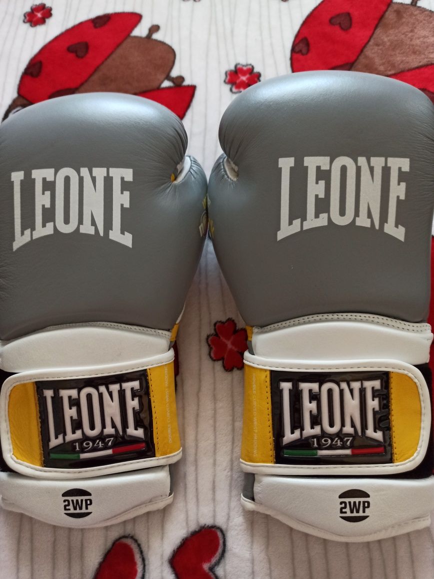 Перчатки для бокса Leone