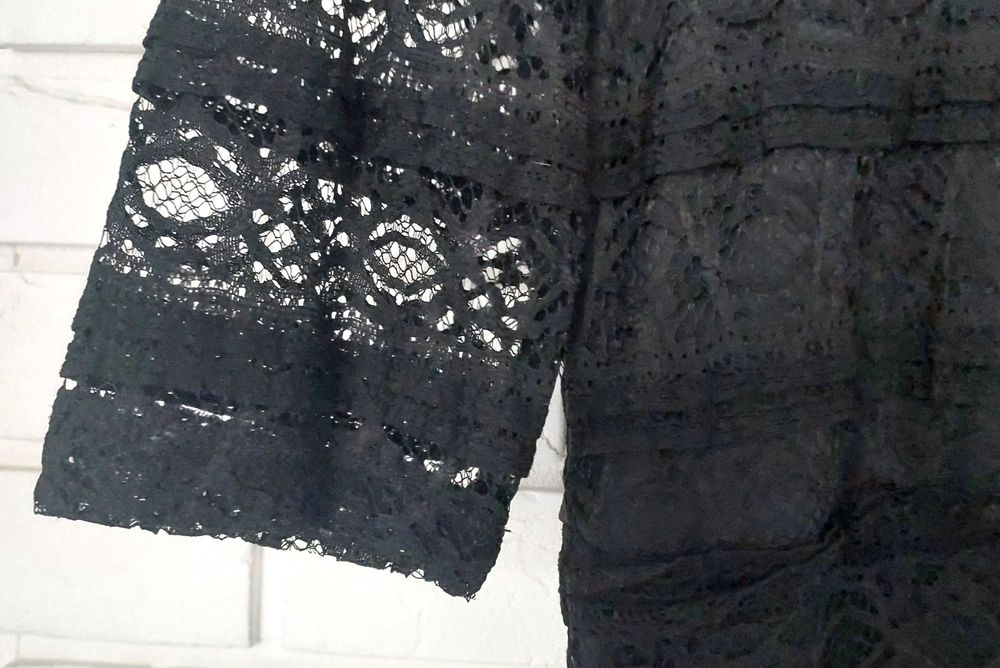 Sukienka koronkowa - Reserved