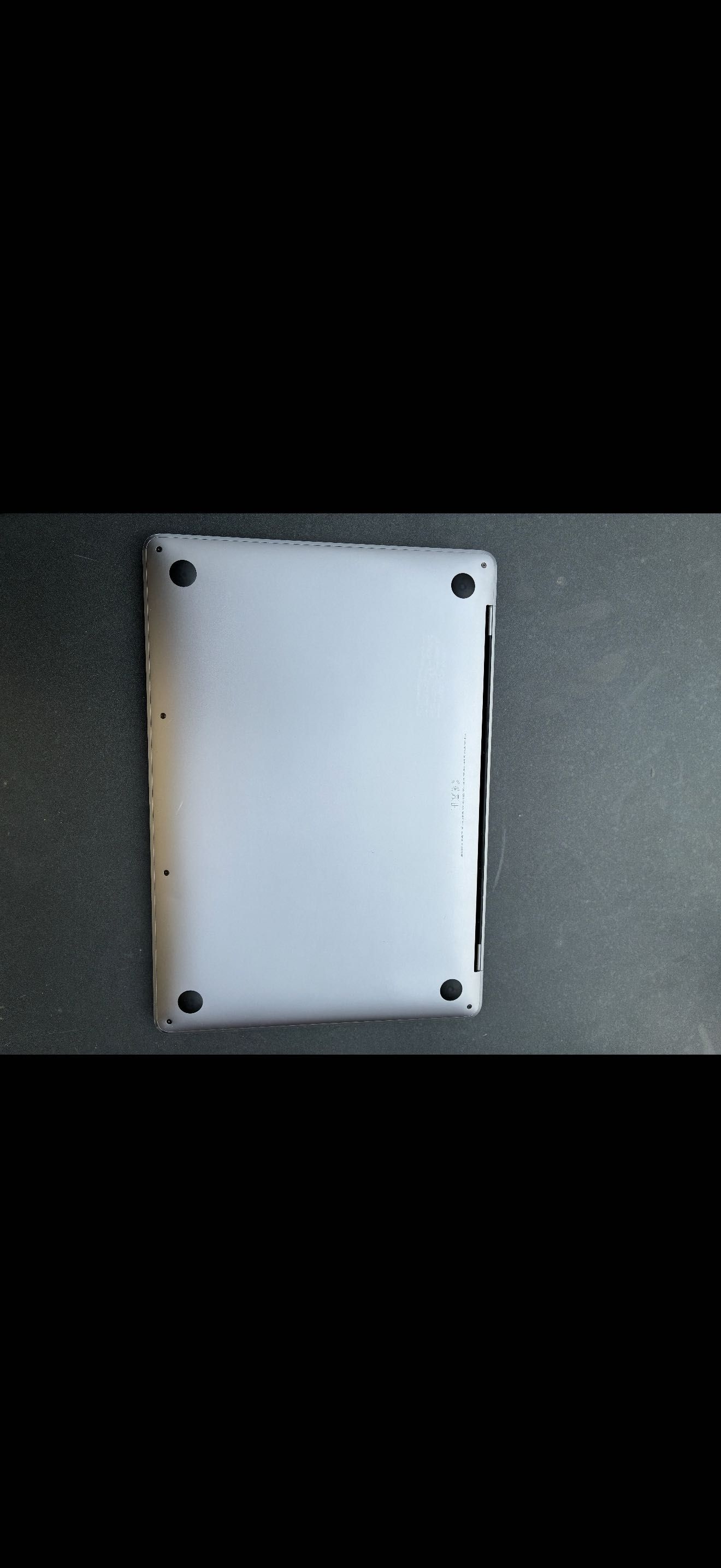 MacBook Pro 13 srebrny model A2338