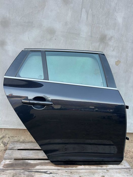 Drzwi prawy tył Volvo V60 I 452-26 ORYGINALNY LAKIER