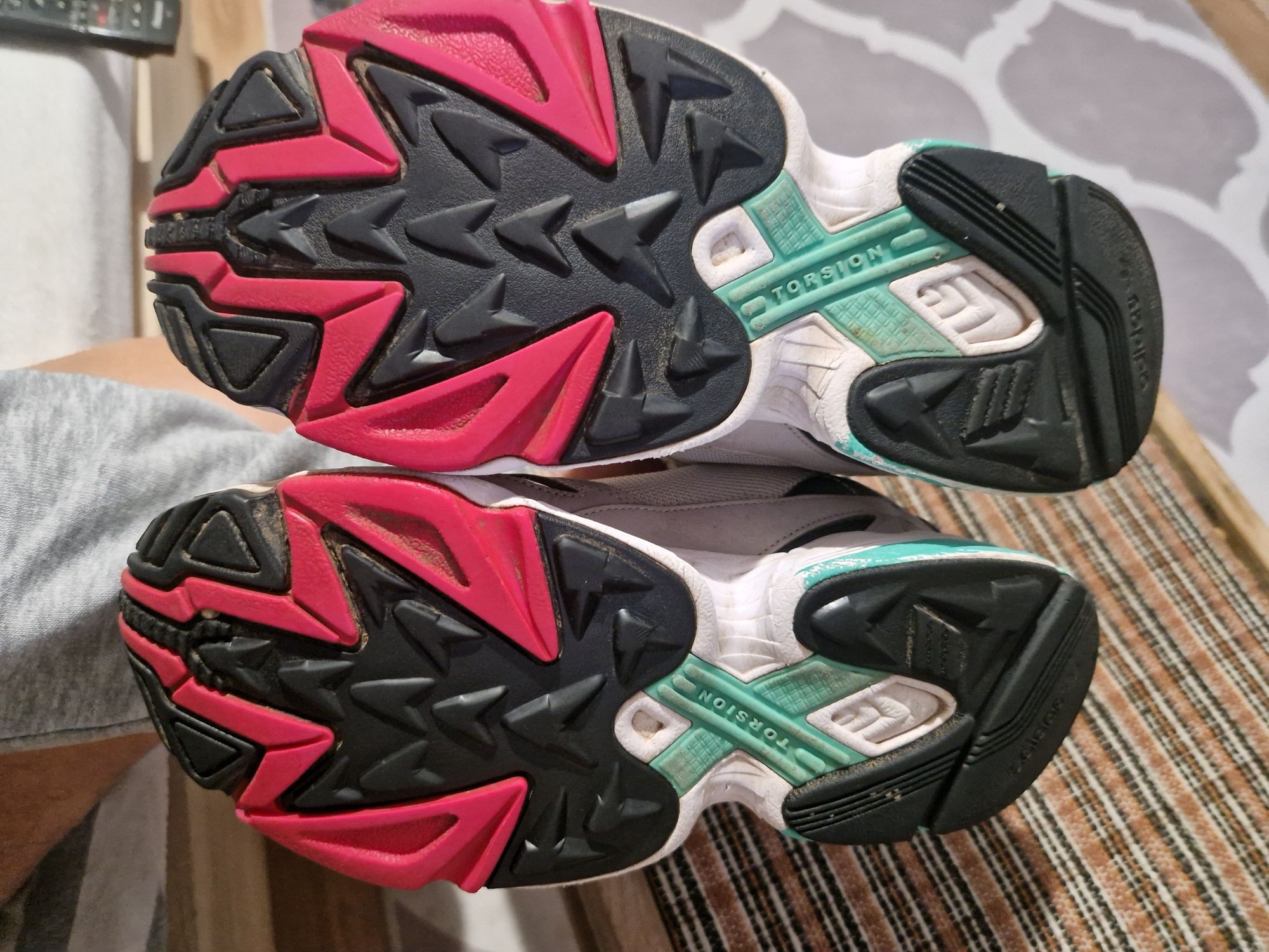 Buty adidas Falcon r  38