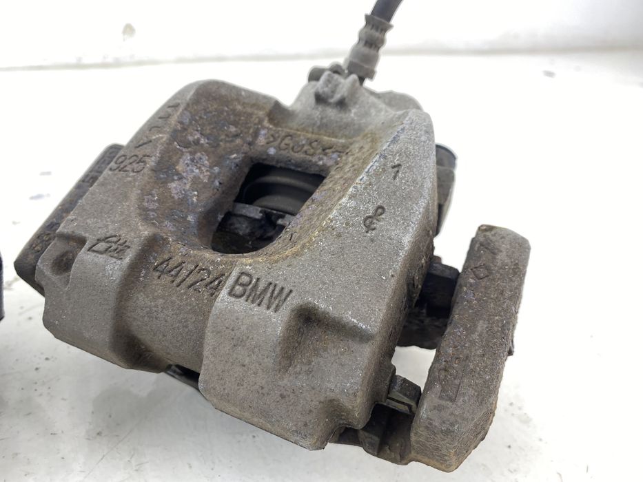 BMW 7 F01 F02 F07 F10 F11 zacisk hamulcowy tył prawy lewy 3.0D 44/24