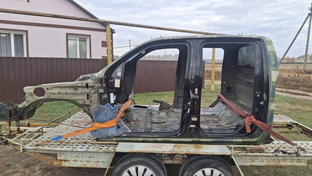 Продам кузов нісан навара