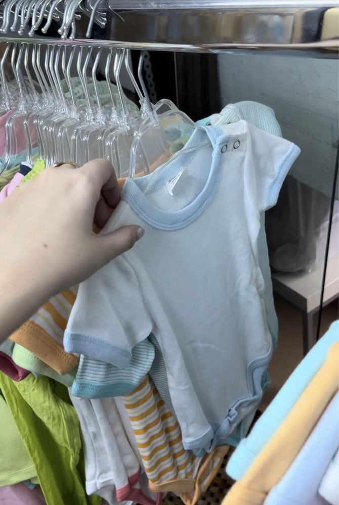 65 peças de roupa de criança 3 meses - 13 anos