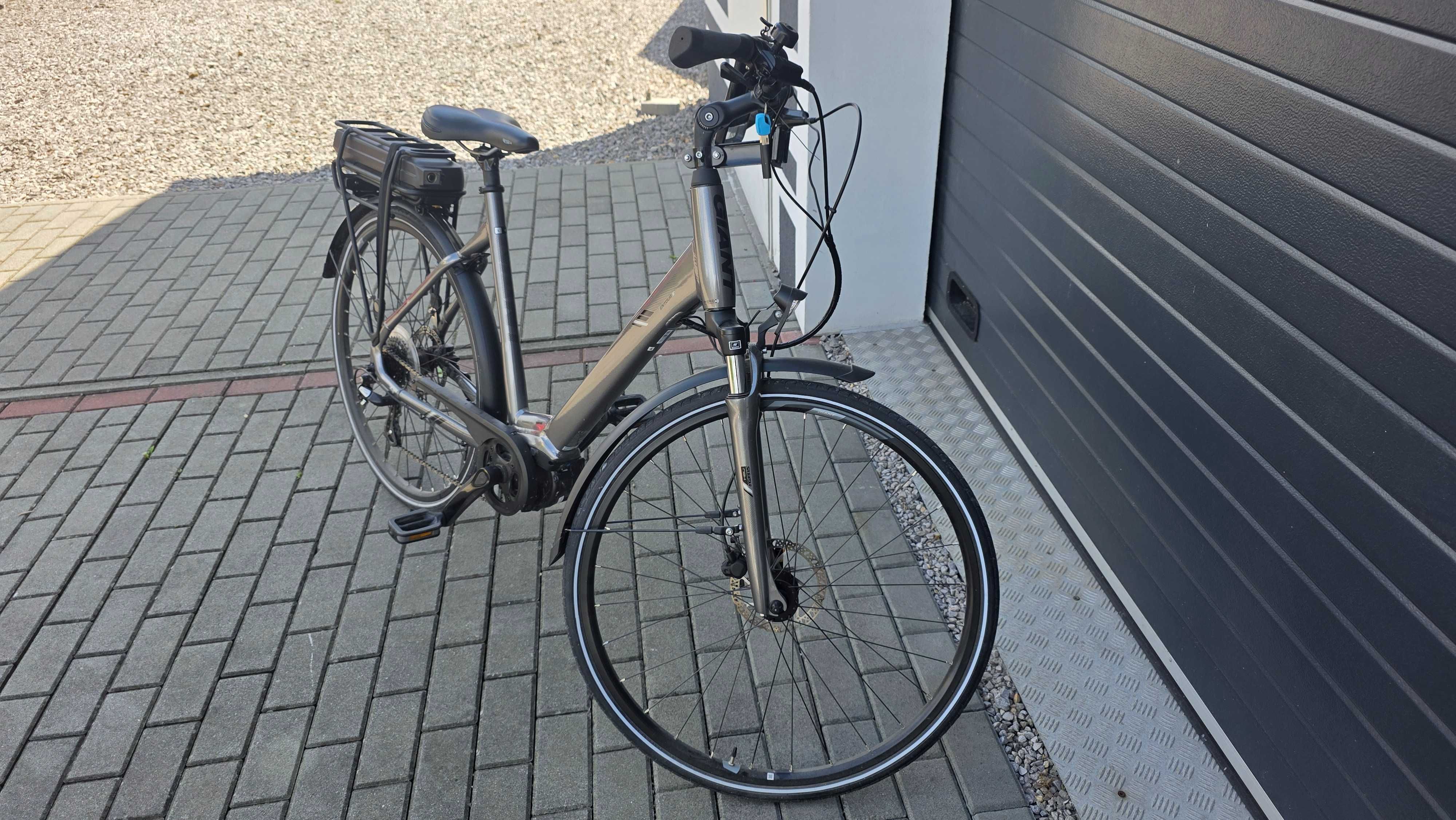 Rower elektryczny GIANT 20 Entour E+ 2 LDS L Spacer Grey
