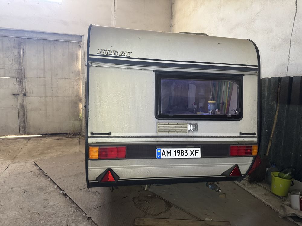 Кемпінг HOBBY 380 караван автобудинок гаражний стан