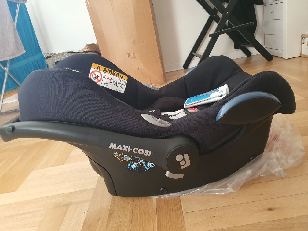 Maxi cosi Cabriofix wraz z bazą - Czarny - Gwarancja - NOWY