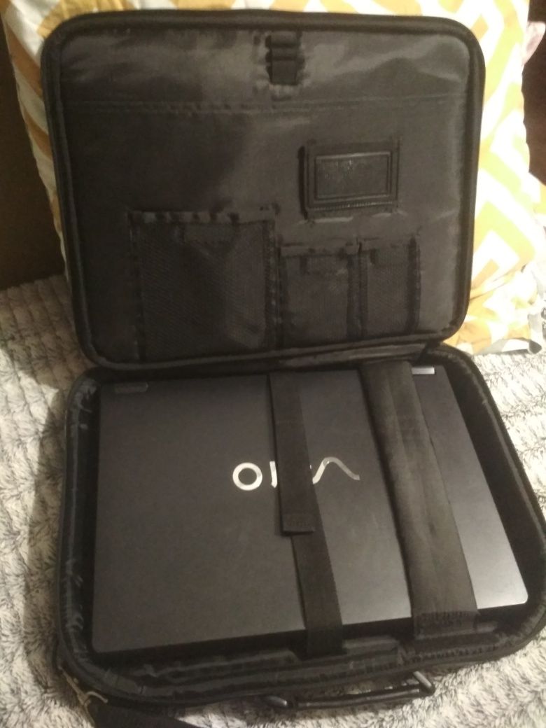 Sony Vaio VGN-AR51J Model PCG-8Z2P не робочий