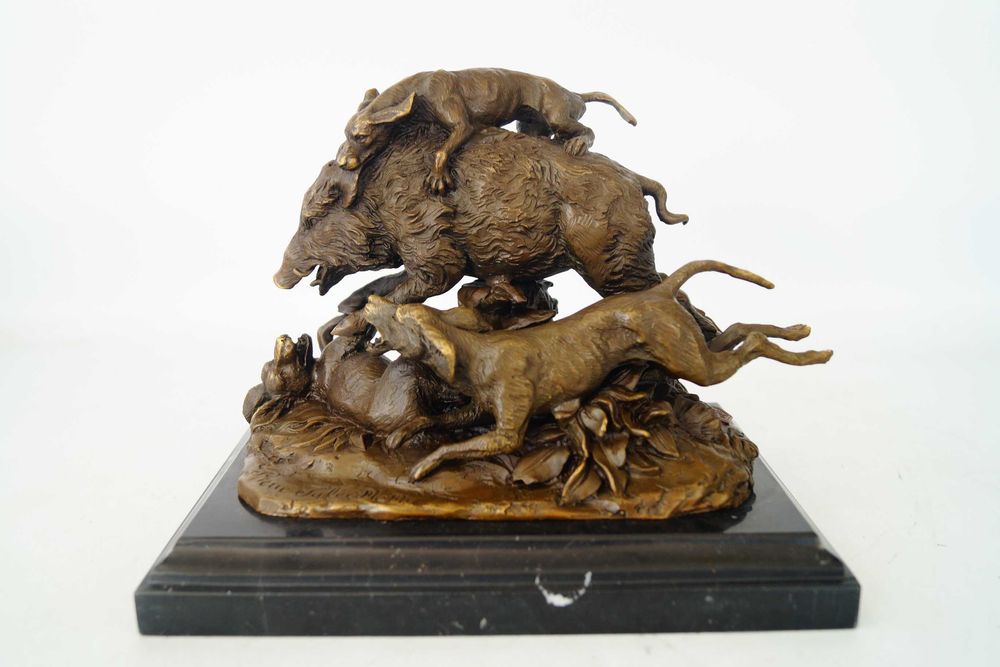 Atak psów na dzika piękna figura z brązu rzeźba myśliwska