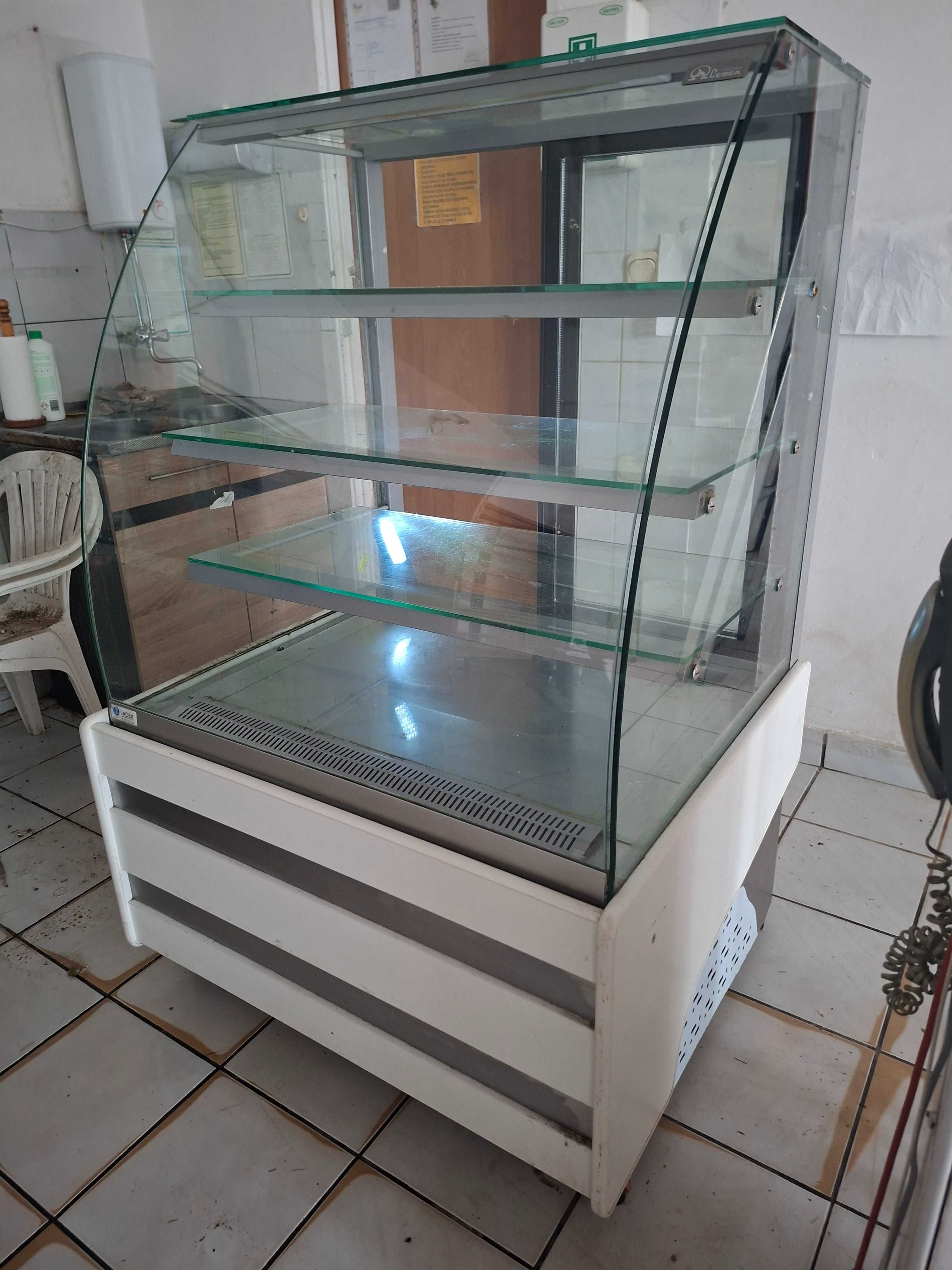 Chlodzuarja cukiernicza 1,2 m x 1,4 m w bardzo dobrym stanie