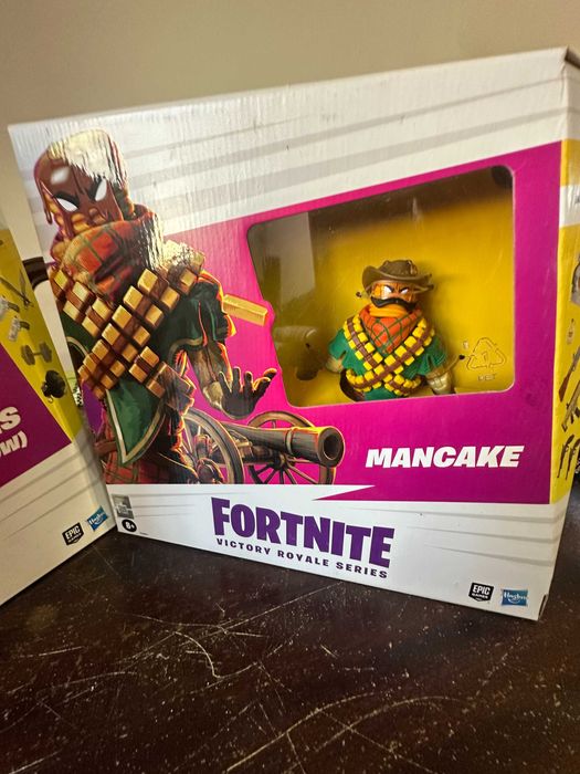 "New Fortnite Victory Royale Mancake Deluxe 6" Action Figure"