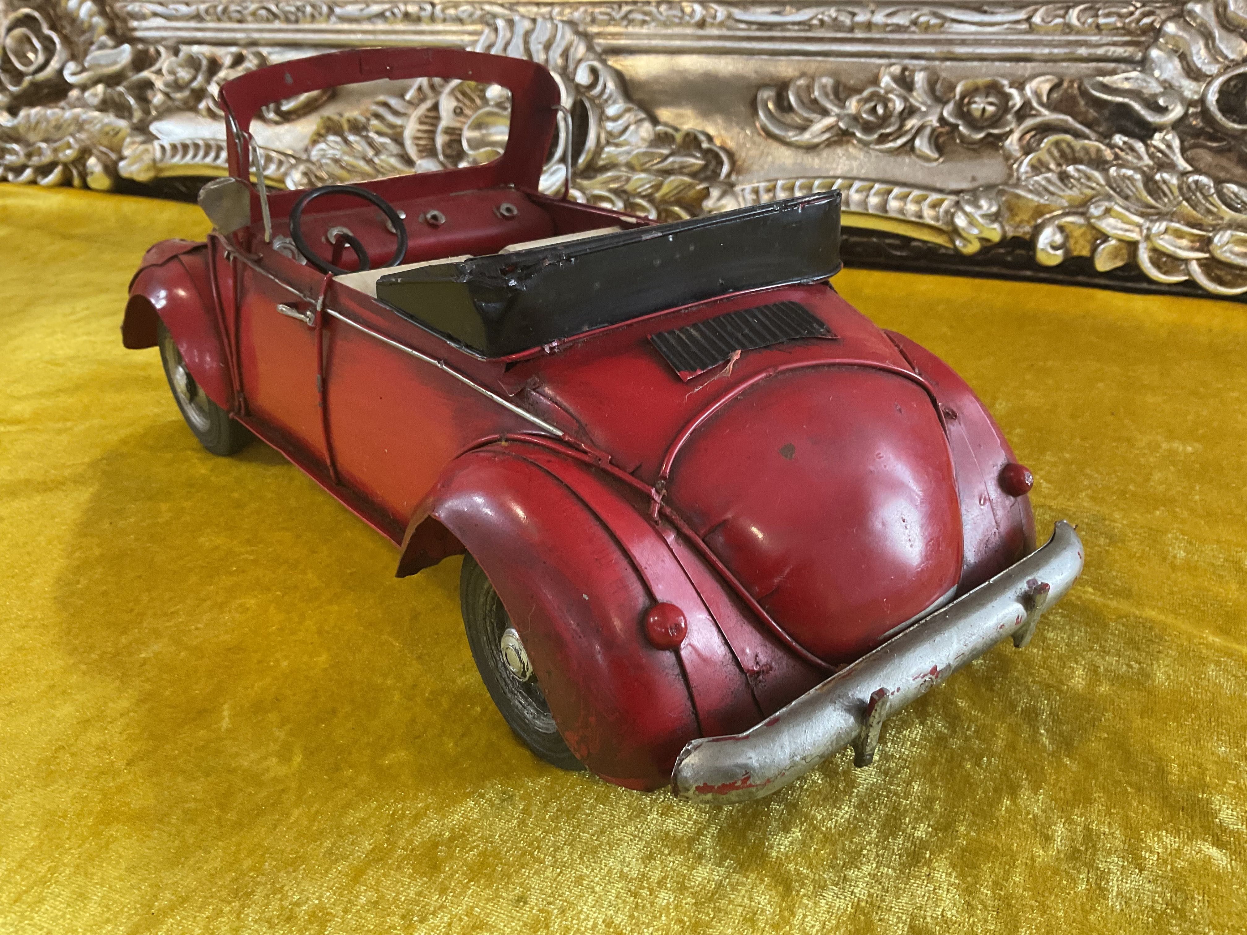 Carocha metal decor vermelho