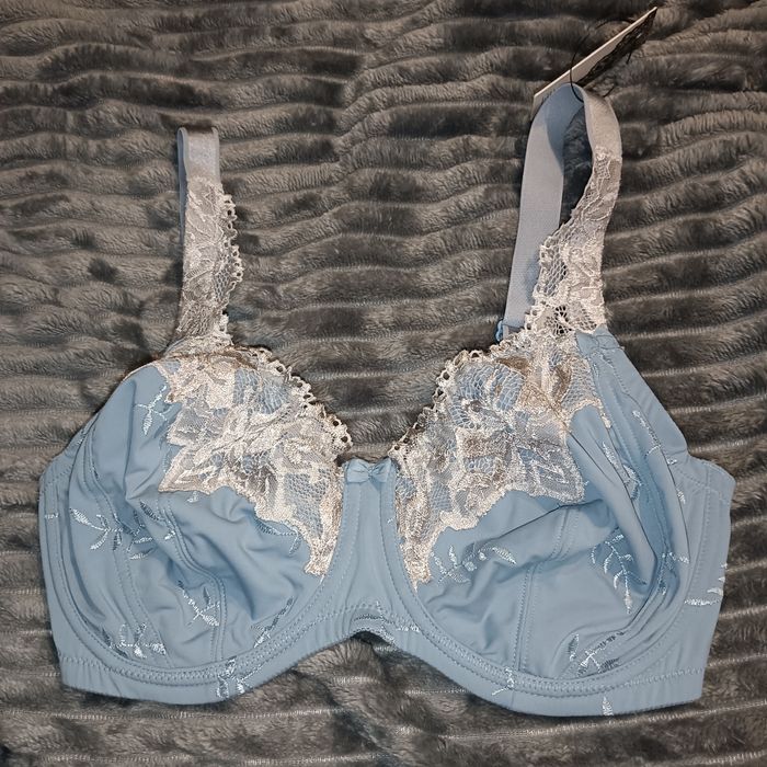 Biustonosz chantelle 75 d nowy