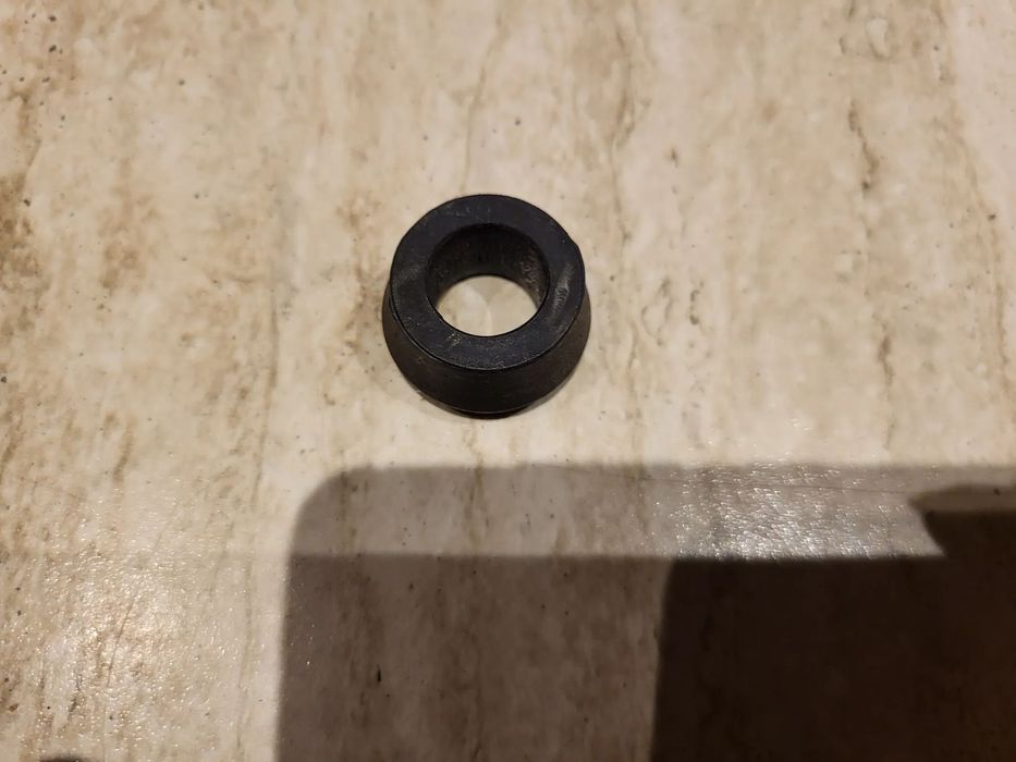 Poduszka stabilizatora tył L/P (16mm CHEVROLET SPARK; DAEWOO MATIZ 0.8/1.0 09.98-