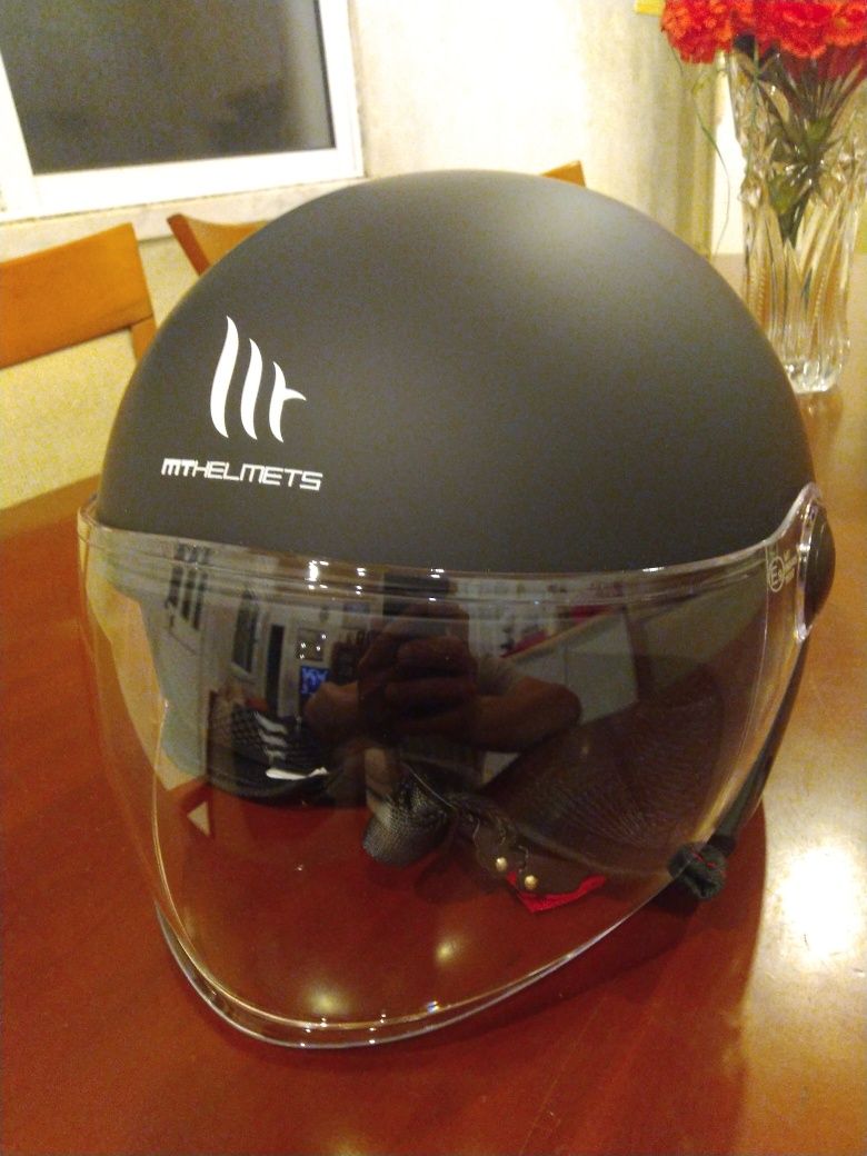 Capacete tamanho M novo.