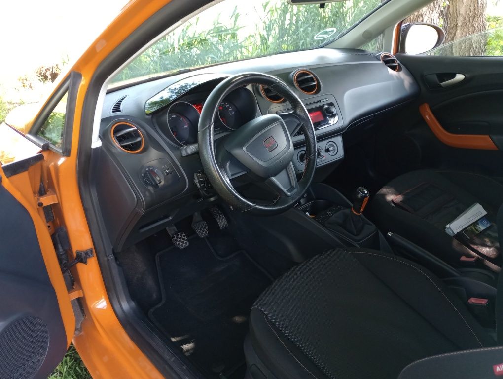 Seat Ibiza Sport 1,4 09r uszkodzony