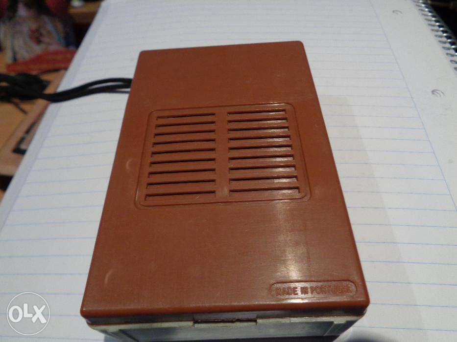 Rádio International a pilhas reliquia