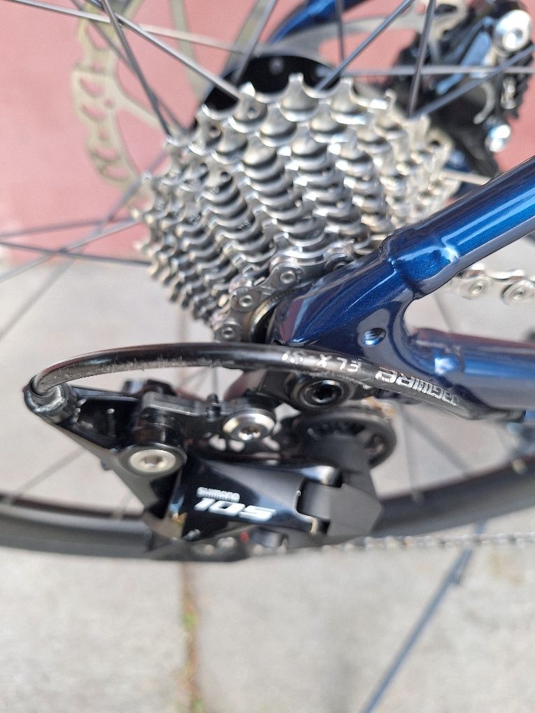 Giant contend ar  105 shimano disc roz.54/ M