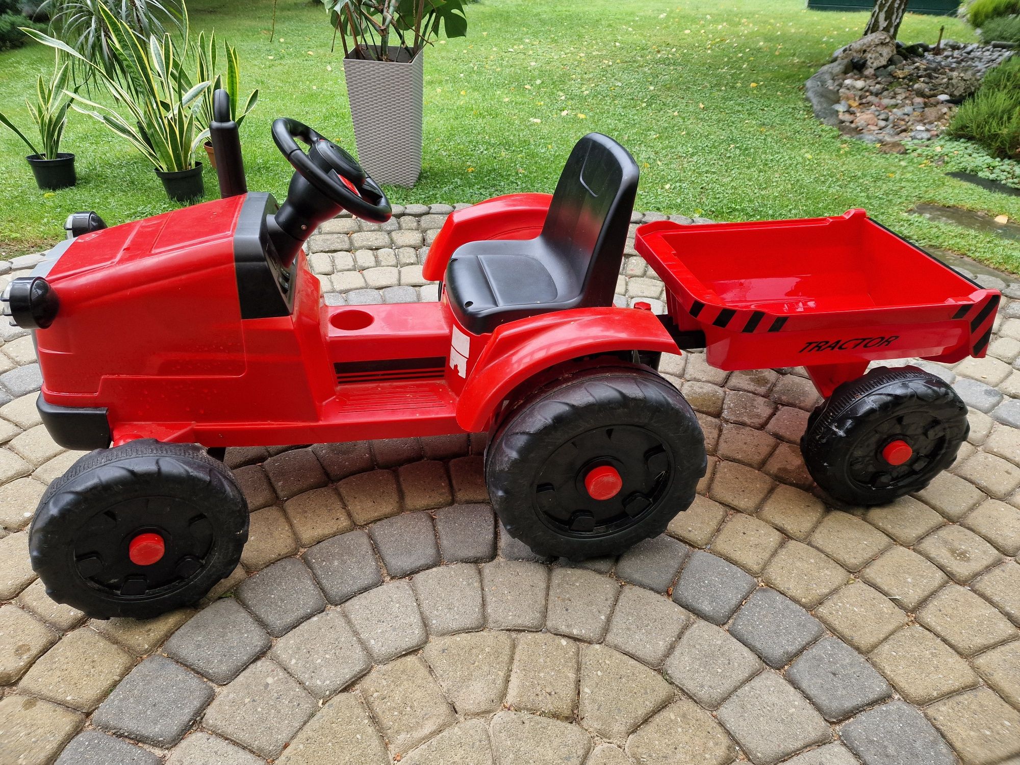 Traktor z przyczepką na akumulator dla dziecka