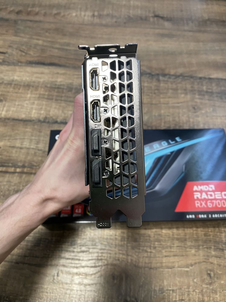 Відеокарта, видеокарта Gigabyte AMD Radeon RX 6700 XT 12 Gb. 3 кулера.