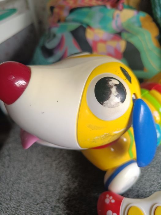 Interaktywny pies piesek Chester firmy Smiki smyk