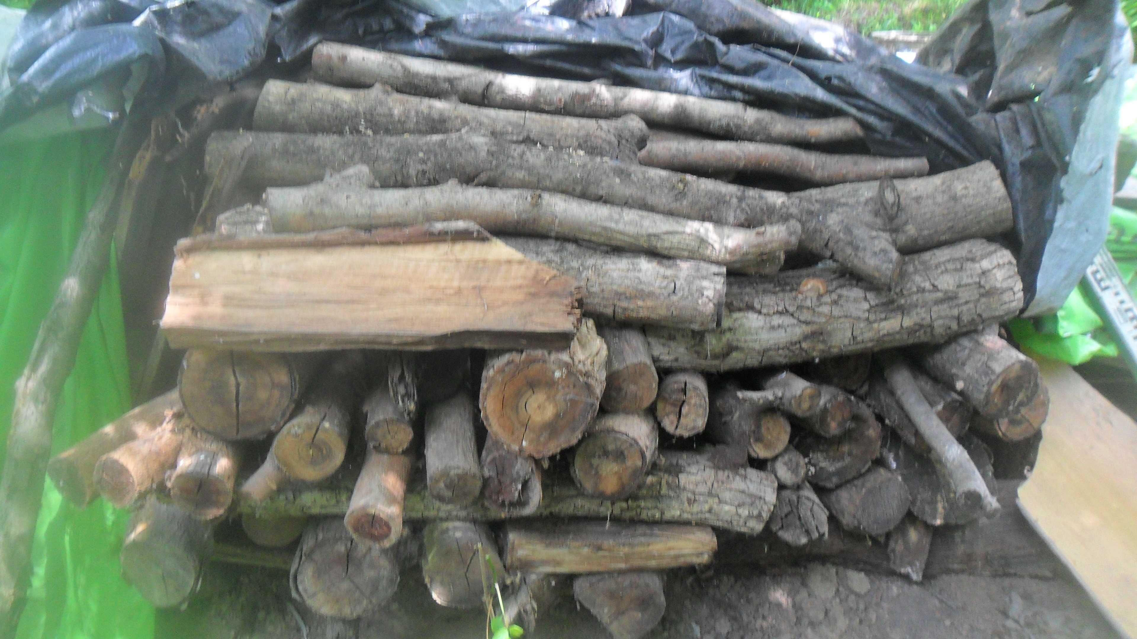 Продам дрова (орех.вишня.яблоня)