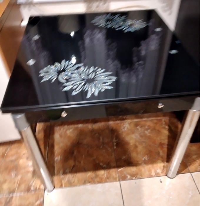 Stół szklany rozkładany