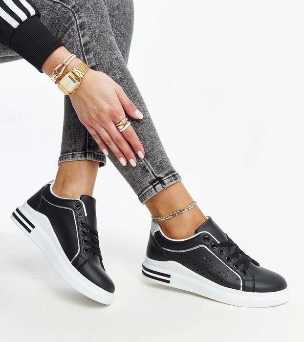 Czarne sneakersy ażurowe z brokatem Zorka