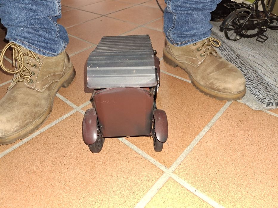 Veiculos em metal decorativos