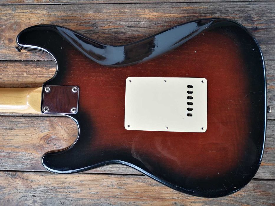 Melody Stratocaster (anos 70)