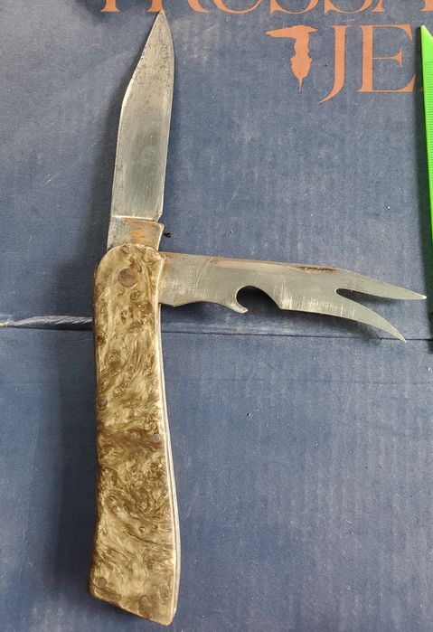 Ножи складные туристические разного вида