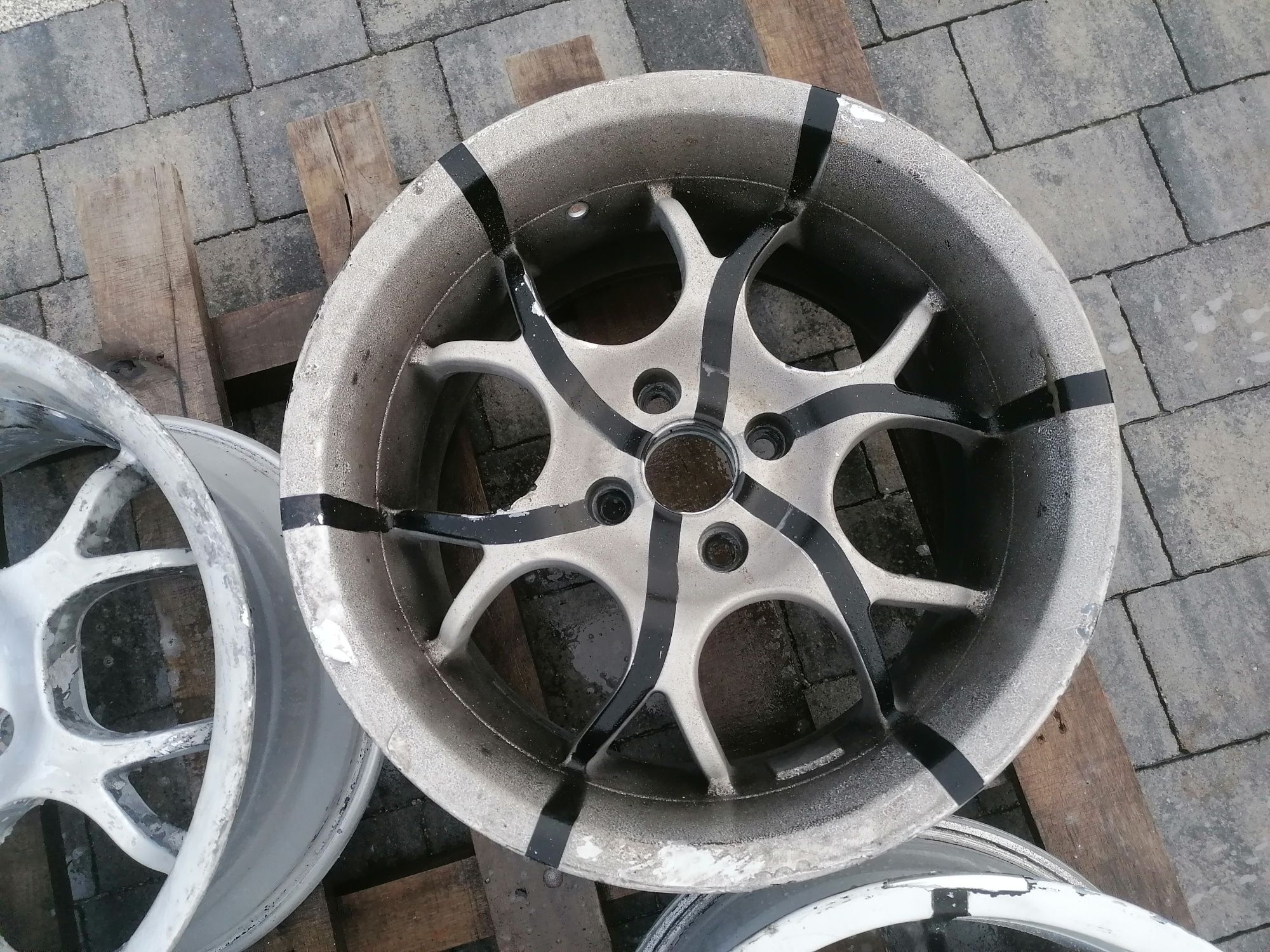 Borbet BS 16" 7,5/9J 4x100 rant do renowacji