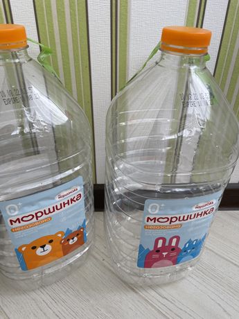 Пляшки від води