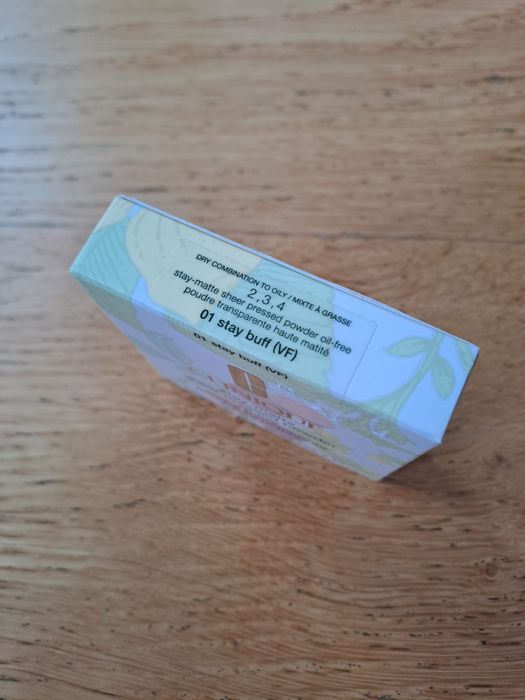 Puder do twarzy clinique stay-matte stay buff 01