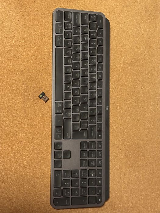 Klawiatura logitech mx keys s stan idealny normalny układ klawiszy