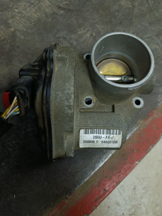 Дросельна заслінка на Форд Фокус ІІ покоління