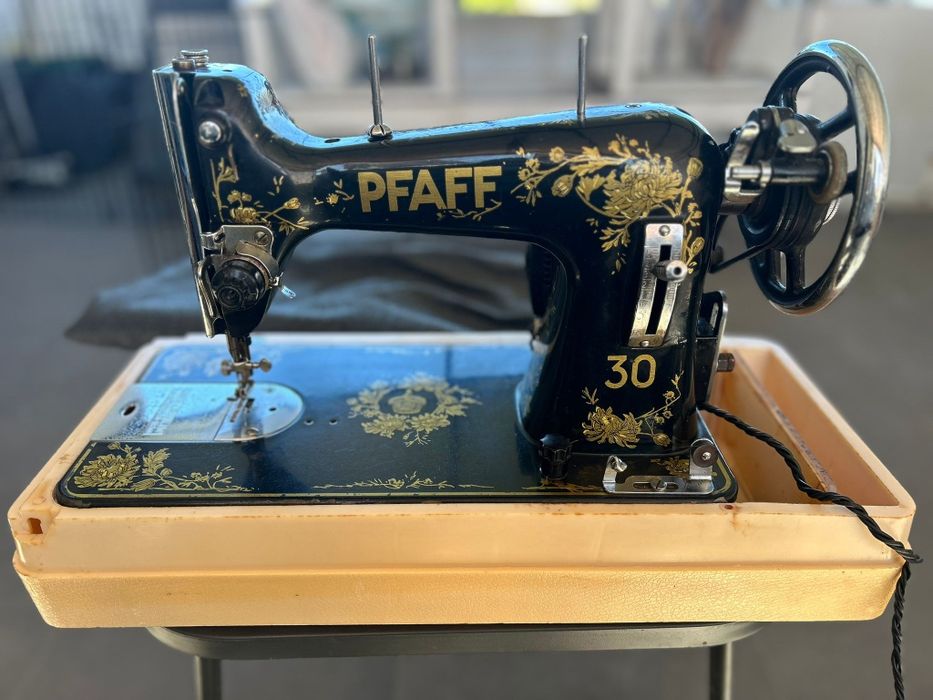 Máquina de Costura Antiga PFAFF 30 (anos 30)