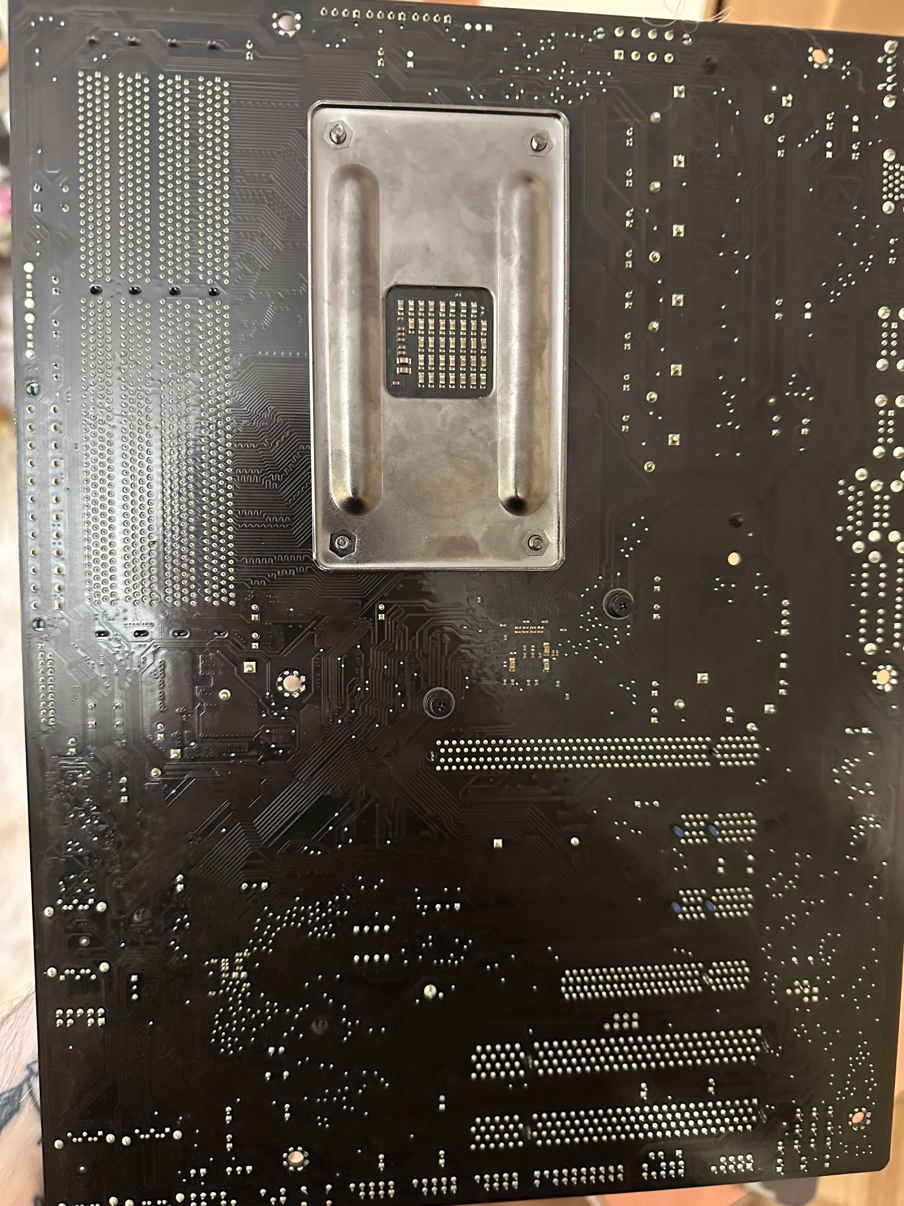 Asus m5a97 r.20+fx-8320+16gb ddr3