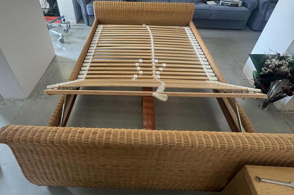 Lozko rattanowe podnoszone stylowe