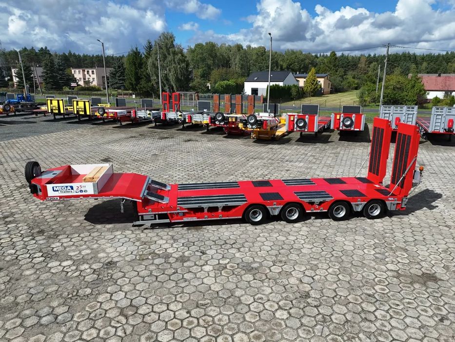 Özgül Trailer 4 OSIOWA NISKOPODWOZIOWA z zagłębieniami na koła, rozciągana 5.000mm, długie najazdy 70T DMC  Mega Niskopodwoziowa 70 T DMC Kombajny, maszyny budowlane 18,60 m