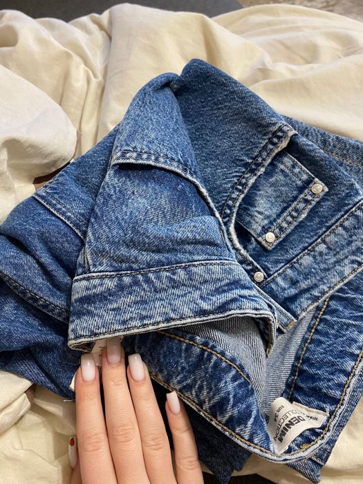 Жіночі джинси  з потертостями