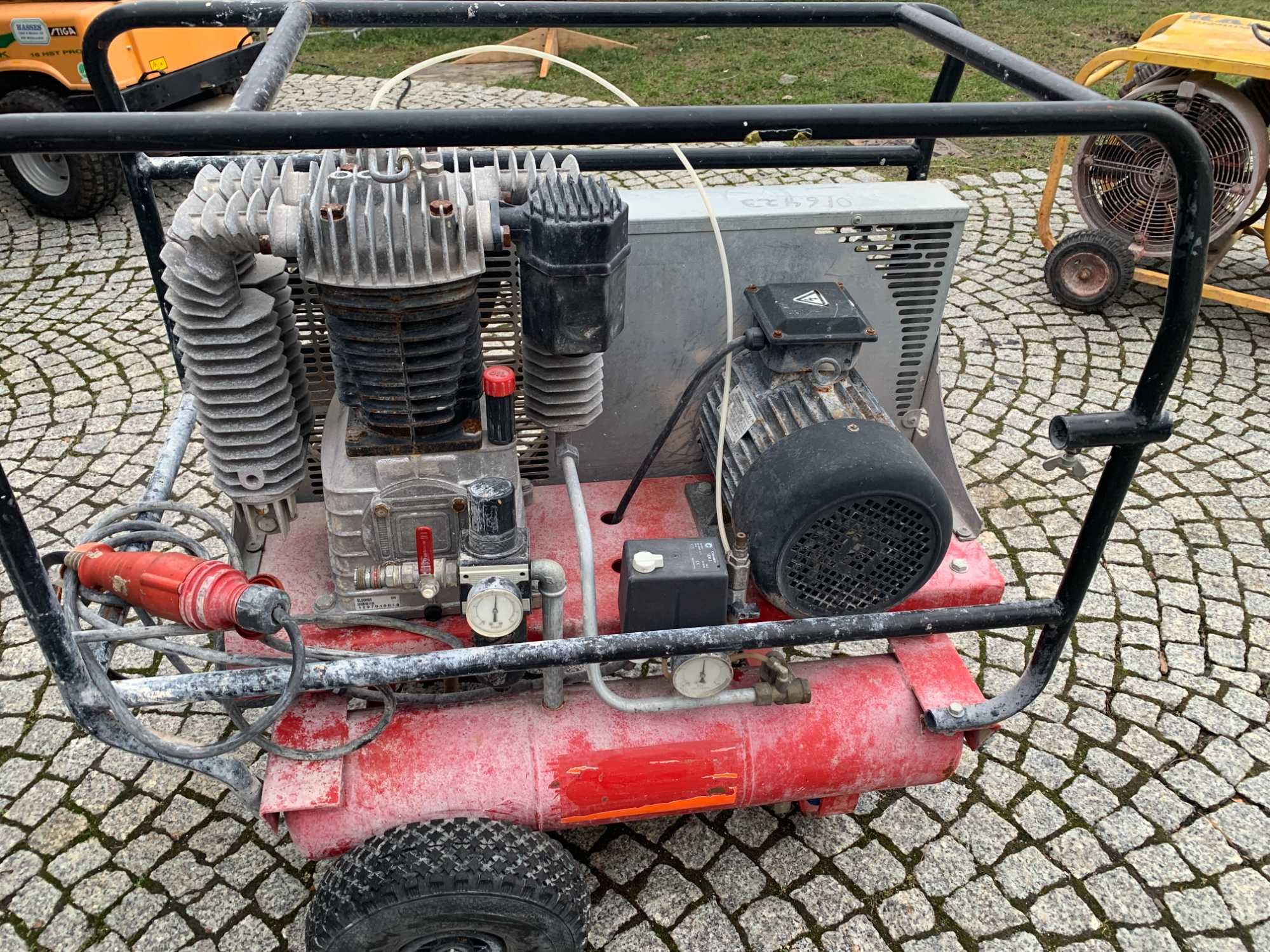 Kompresor dwucylindrowy 660 L/min Sprężarka BIAB 5,5KW 400V