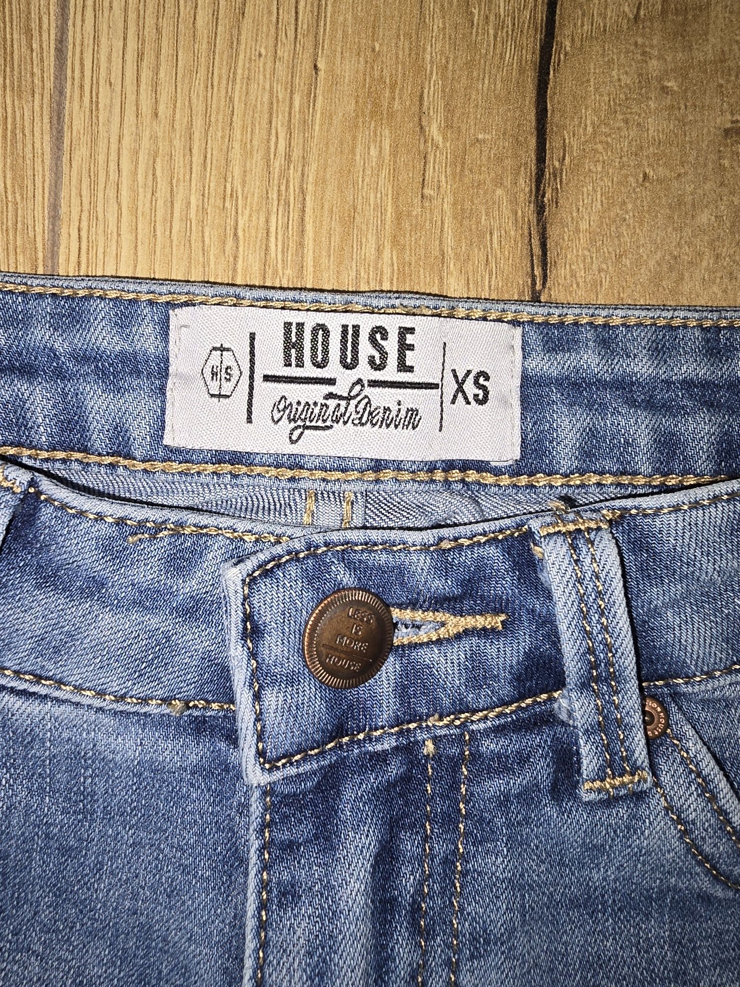 Krótkie spodenki r. XS jeans House