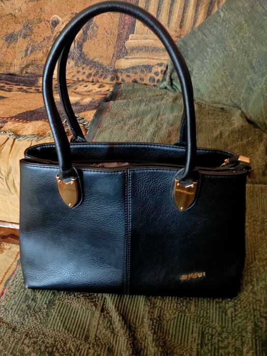 Сумка жіноча, класична, чорна, стан нової