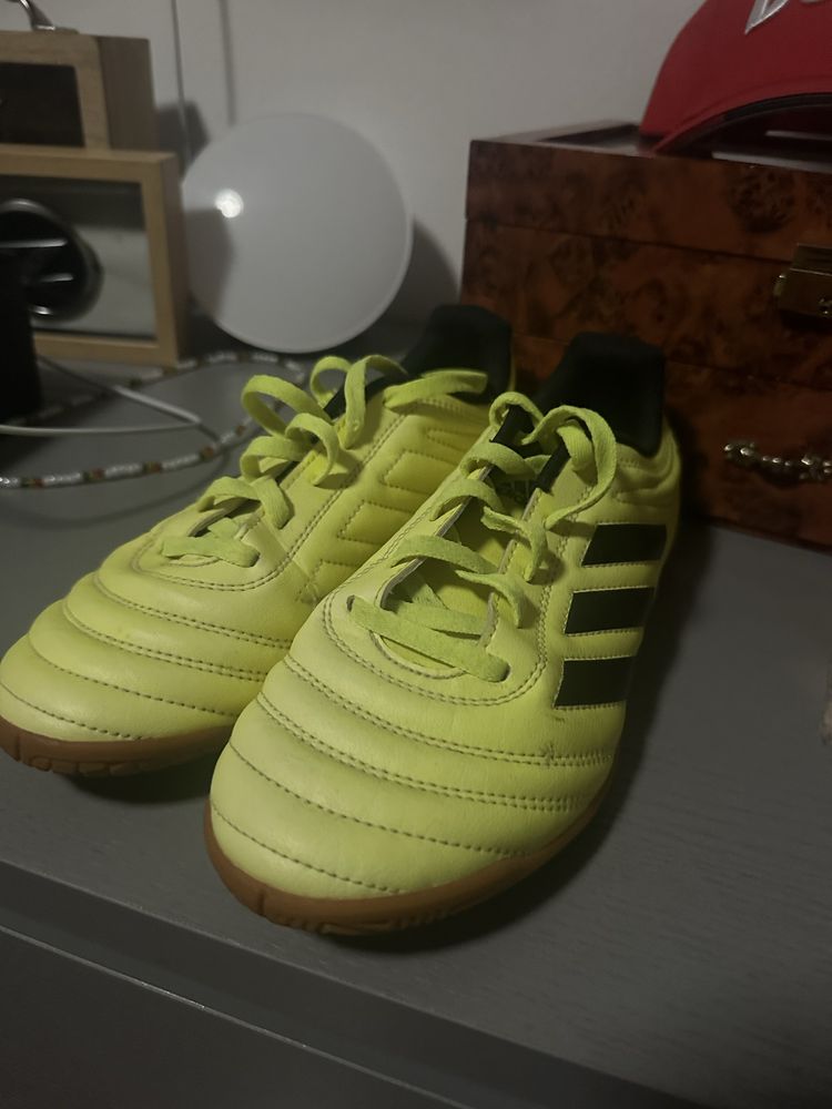 Chuteiras adidas 37